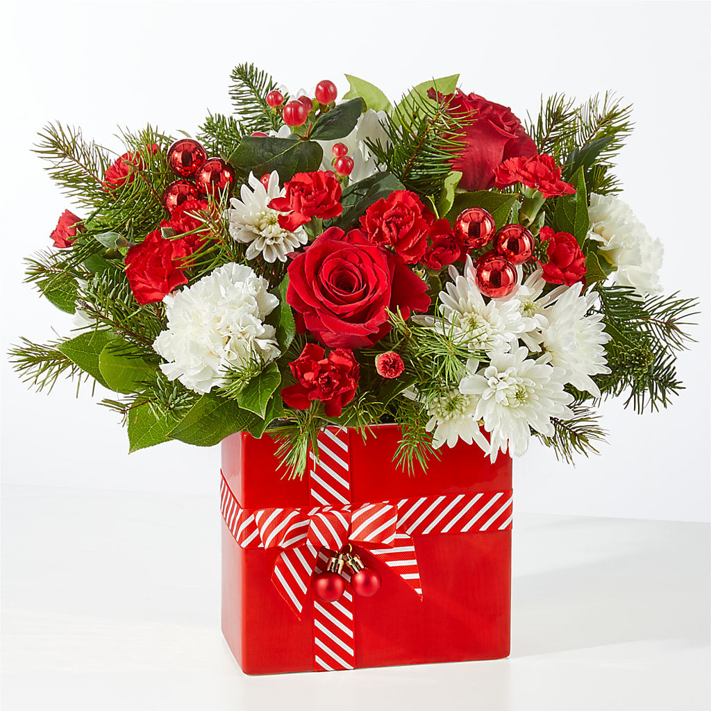 Presents Under the Tree Bouquet – THE FLOWER PATCH & GIFT SHOPPE, Lehighton PA