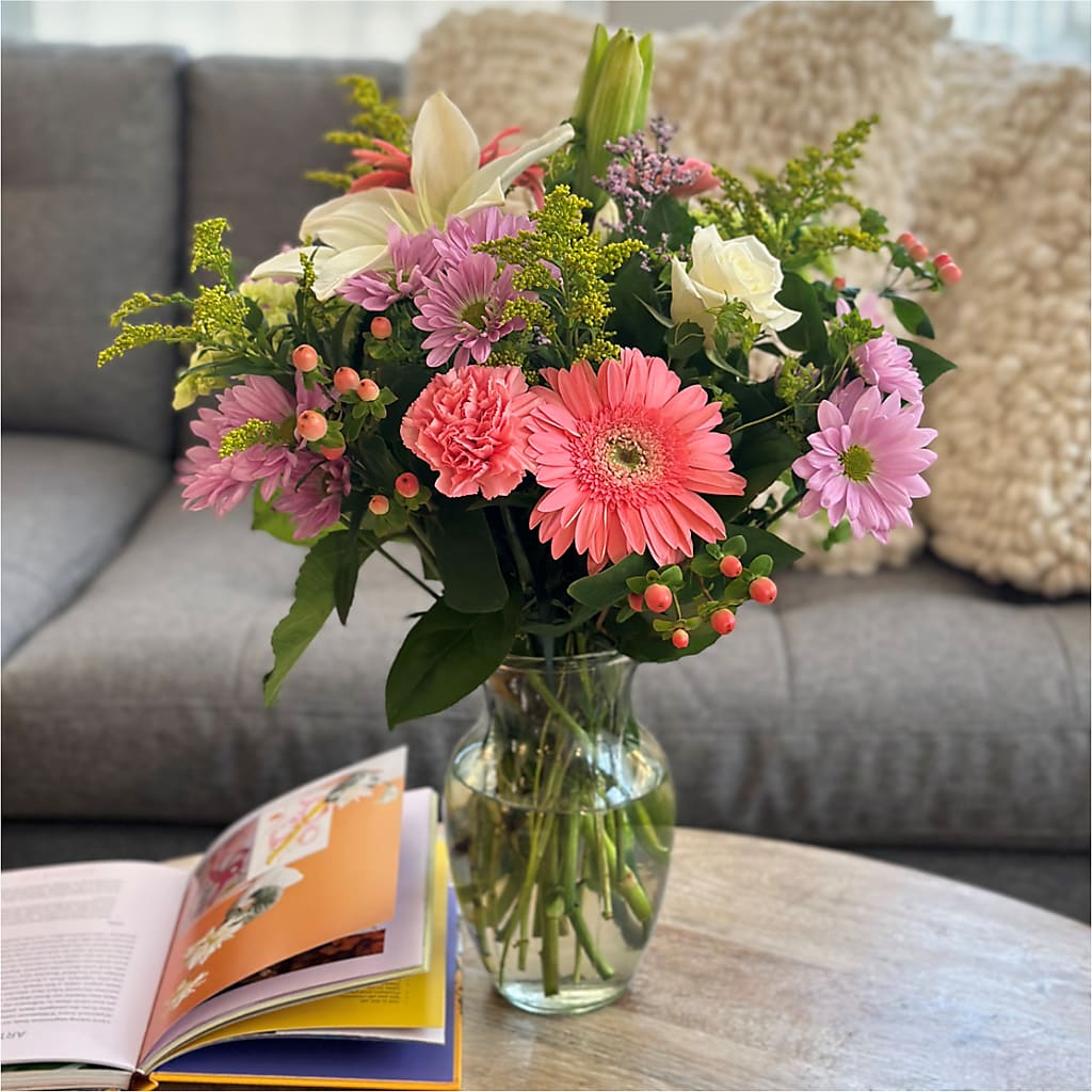 Pastel Tradition - A Florist Original – THE FLOWER PATCH & GIFT SHOPPE, Lehighton PA